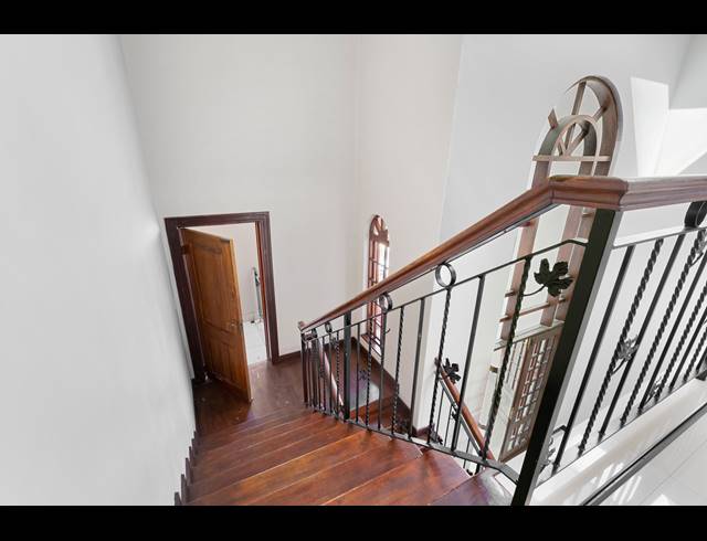 5 BEDROOM HOUSE FOR SALE IN BRYANSTON
